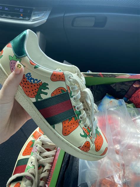 gucci ace strawberry sneakers